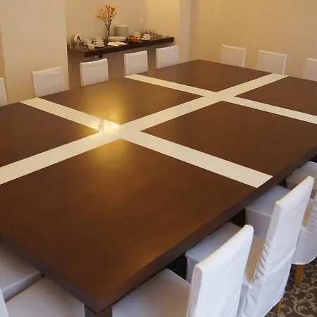 Lech Ξενοδοχείο 2*