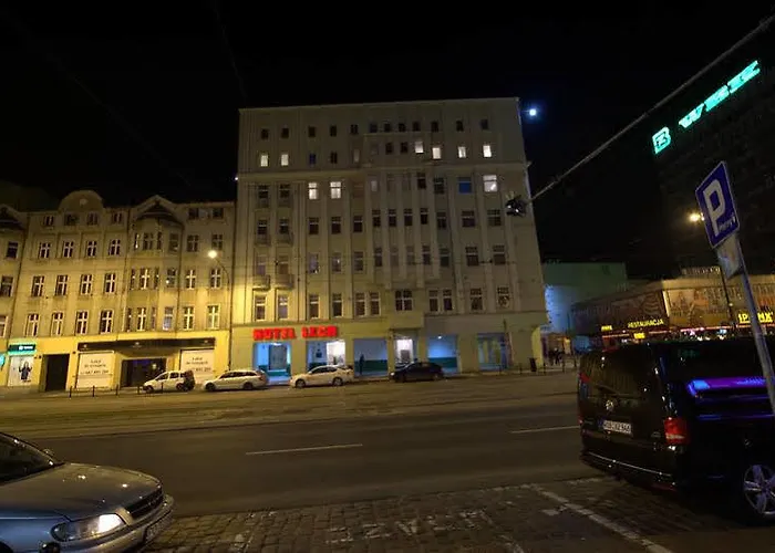 Lech فندق بوزنان